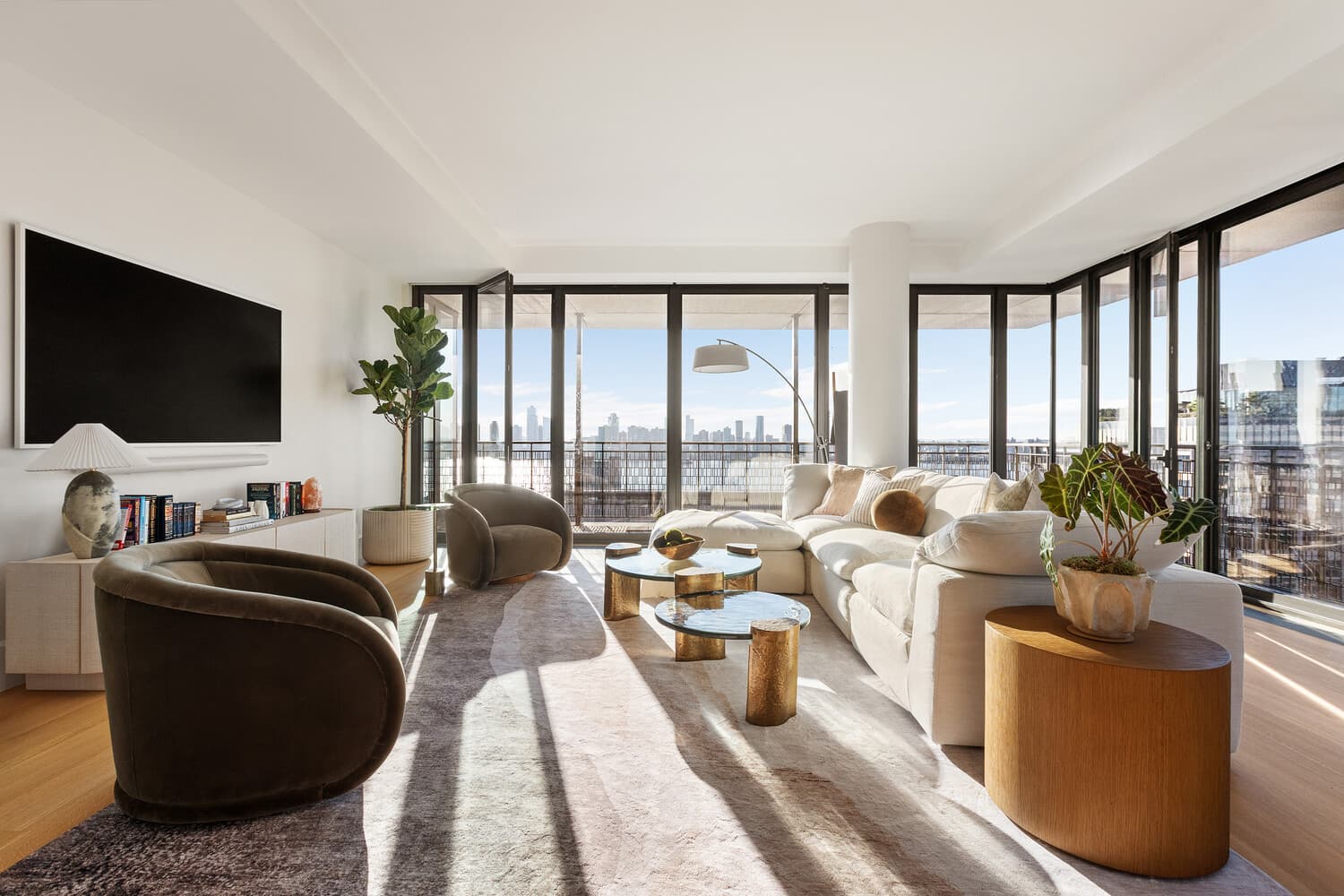 426 W Broadway 6G, New York, NY 10012 — primary view